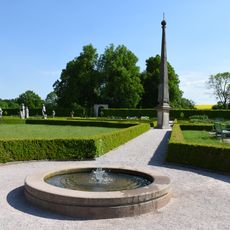 Kašna v bylinkové zahradě špitálu v Kuksu