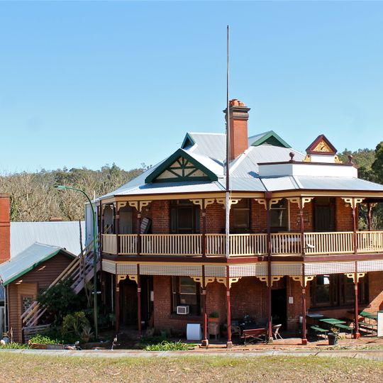 Mundaring Weir Hotel
