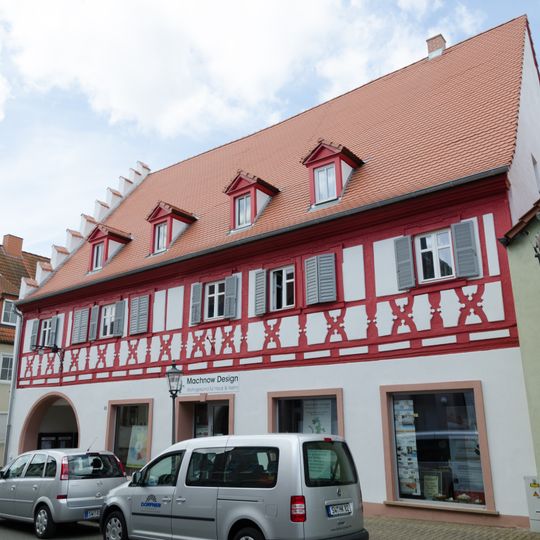 Wohn- und Geschäftshaus