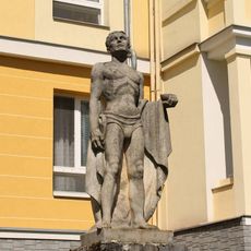 Socha v Pasece v areálu léčebny (2)