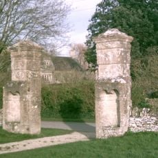 Gatepier 150 Metres To South East Of Broad Well Manor