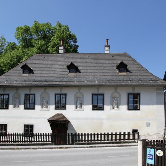 Ehem. Pfarrhof/heute Pfarrheim