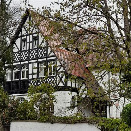 Haus Ernst-Ludwig-Allee 2