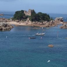 Point de vue sur le château de Costaérès