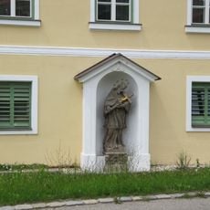 Socha svatého Jana Nepomuckého v Zámecké ulici v Holešově