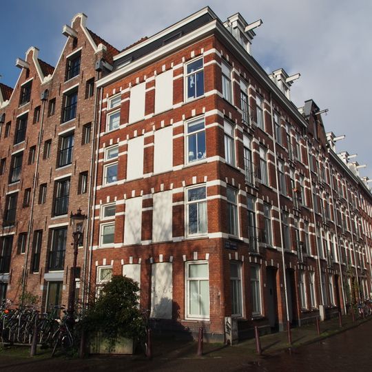 Pakhuis met puntgevel