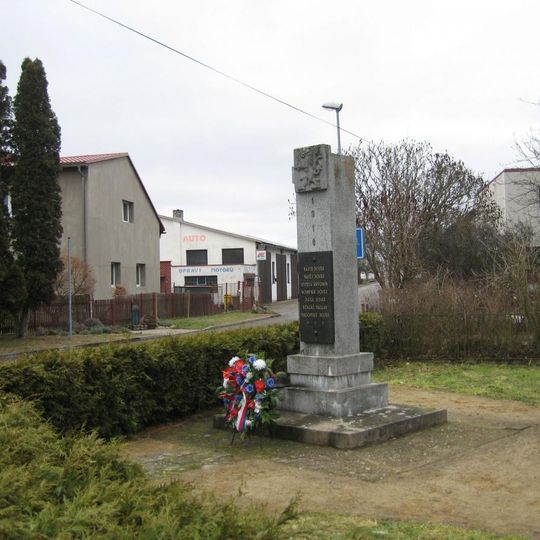 Pomník padlým v první světové válce ve středu Bítouchova