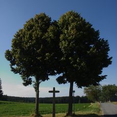 Kříž u Holýšova na rozcestí