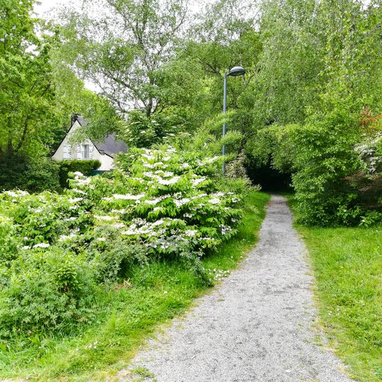 Square Claire et Guy Champollion