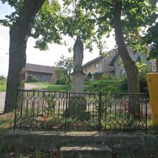 Socha Panny Marie v Šestajovicích u Jaroměře