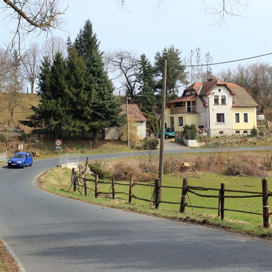 Most silnice II/195 přes Skařezský potok ve Skařezu