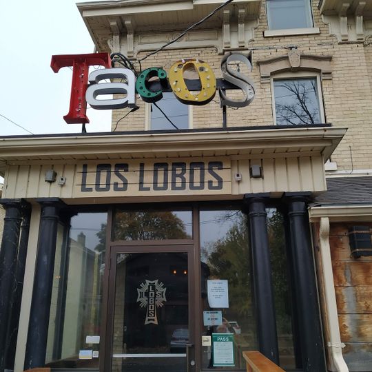 Los Lobos