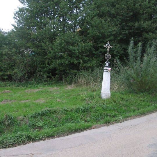 Kříž západně od Mrákova u silnice do Tlumačova