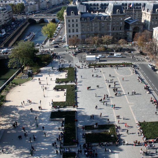 Jardin de la place Jean-Paul-II
