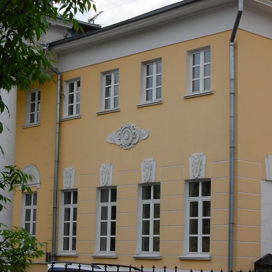 Главный дом с палатами