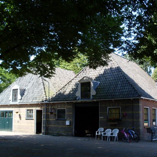 Velserbeek: stalgebouwen