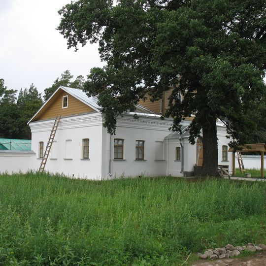 Настоятельский корпус