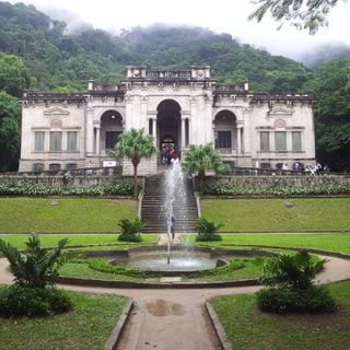 Palácio no Parque Lage