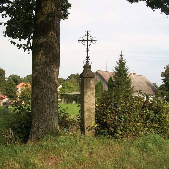 Kříž západně od Kostelní Radouně