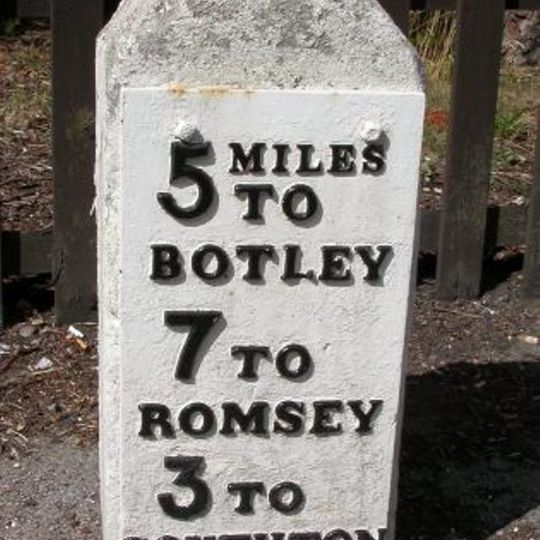 Milestone, Wide Lane, Swaythling; 50m W roundabout/jcn Mansbridge Road