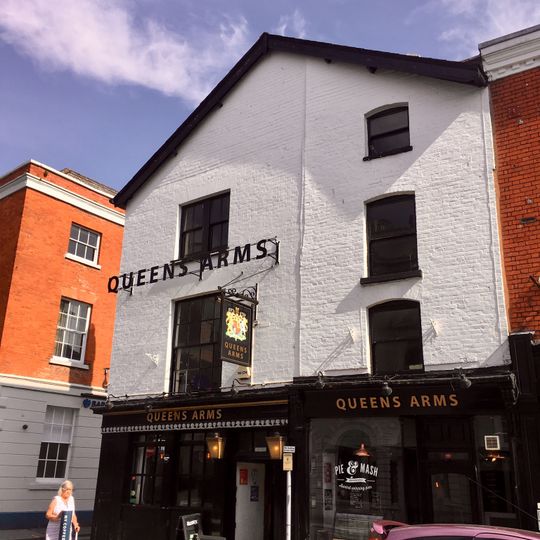 Queen's Arms Hotel