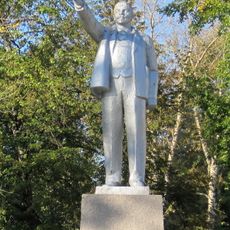 Памятник В.И. Ленину «Призывающий вождь» (Реутов)