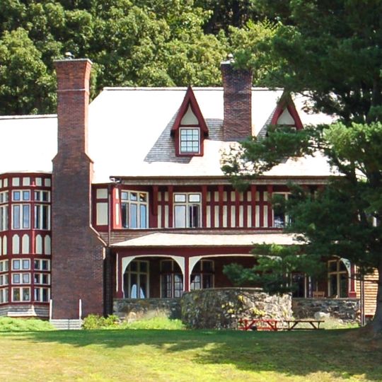 Walter Thompson House and Carriage House