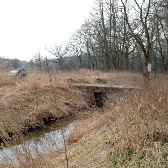 Můstek přes Tuhaňskou svodnici jihozápadně od Klů