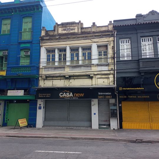 House at Avenida Presidente Florentino Avidos, nº 355