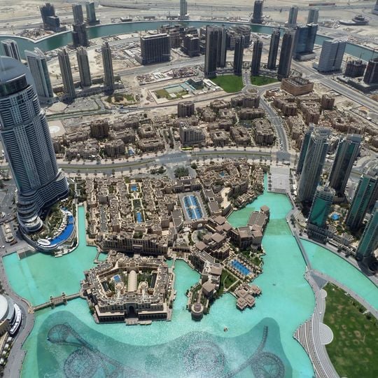 Burj Dubai Lake Hotel & Serviced Apartments
