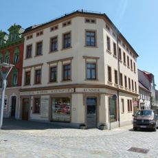Wohnhaus mit Laden (originale Front) in geschlossener Bebauung, Ecklage Altmarkt 16