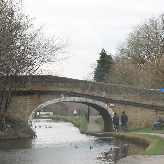 Leeds And Liverpool Canal Scourer Bridge