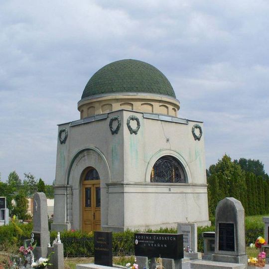 Kaple na hřbitově v Lužci nad Vltavou