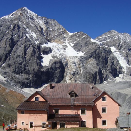 Città di Milano alpine hut