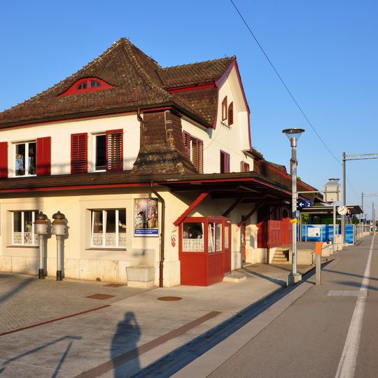 Bahnhof mit Güterschuppen