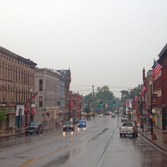 North Main–Bank Streets Historic District