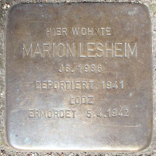 Stolperstein en memoria de Marion Lesheim