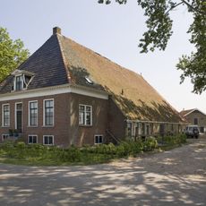 Ryksstrjitwei 15, Menaam