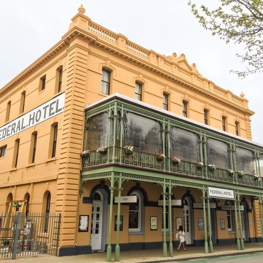 Federal Hotel