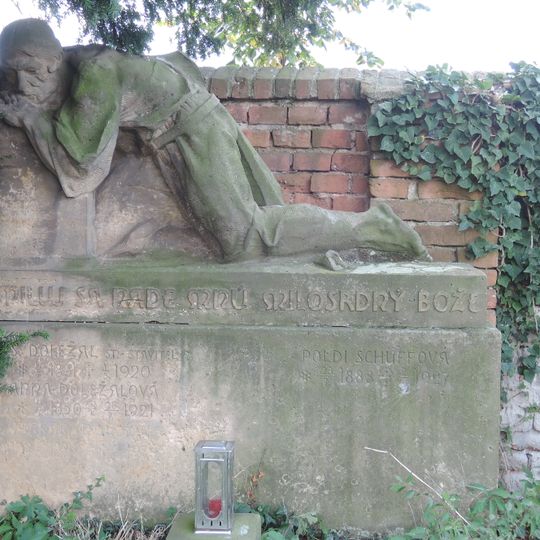 Pomník rodiny Doležalovy