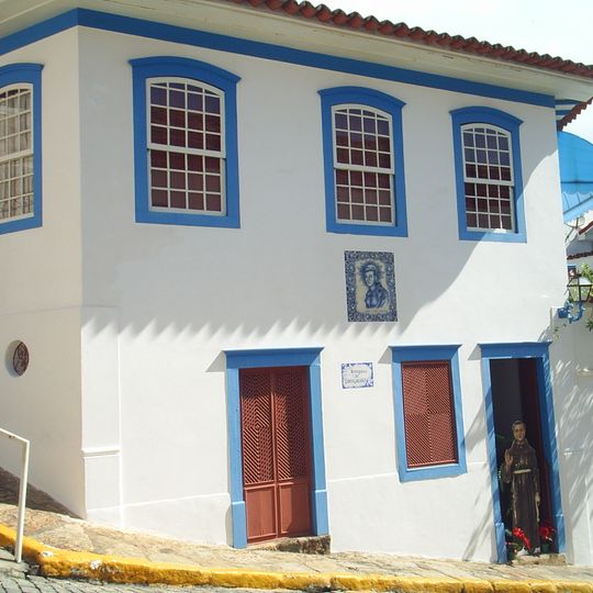 Casa Térrea à Rua Frei Galvão