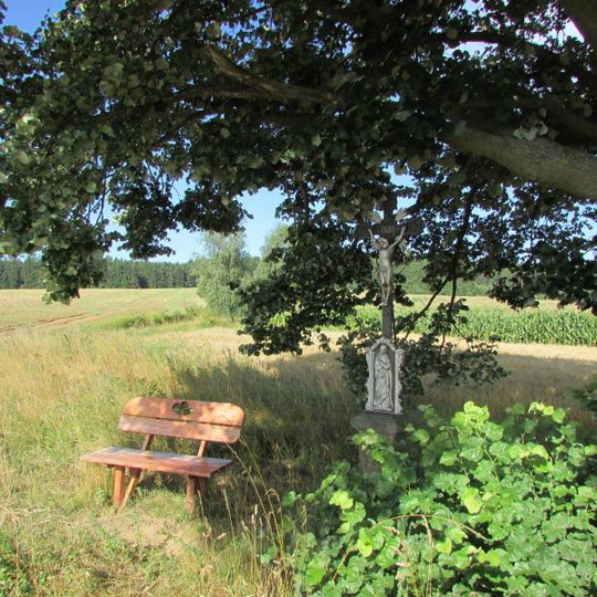 Kříž západně od Ústrašína směrem na Hrachoviště