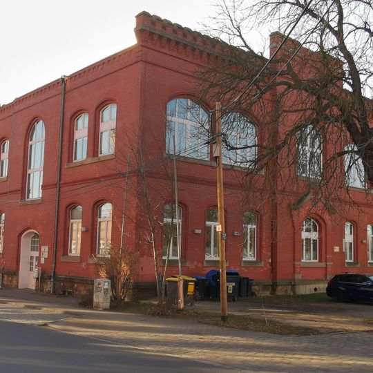 Werner-Hartmann-Straße 1, 3, 5