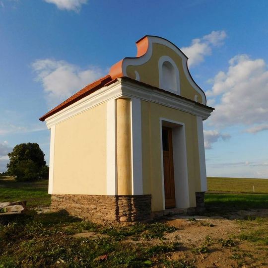 Kaplička severně od Lažan