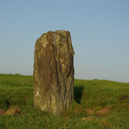 Torchoillean,standing stone and cairn 850m NW of