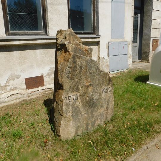 Pomník založení Sokola ve Starči