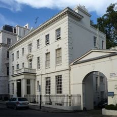 Mews Arch To Roberts Mews