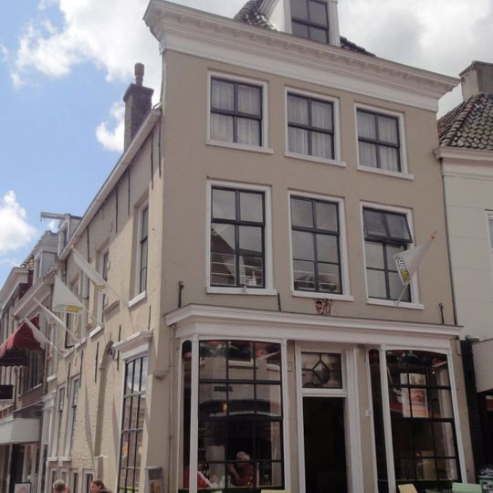 Gedempte Poortezijlen 1, Sneek