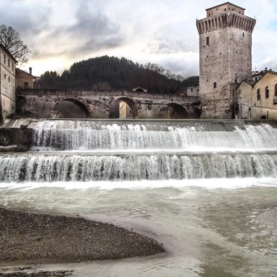 Complesso monumentale Torre medievale e Ponte romano