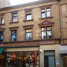 Wohn- und Geschäftshaus